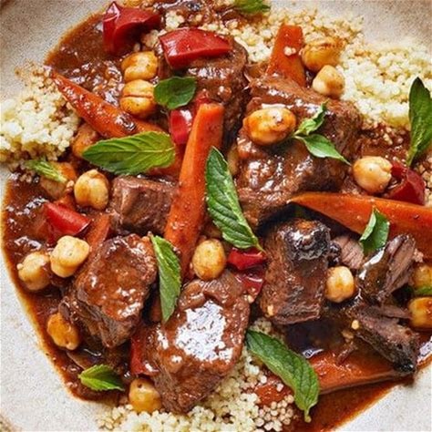 How to Make Spiced Beef Stew with Carrots and Chickpeas: A Hearty, Flavorful Meal